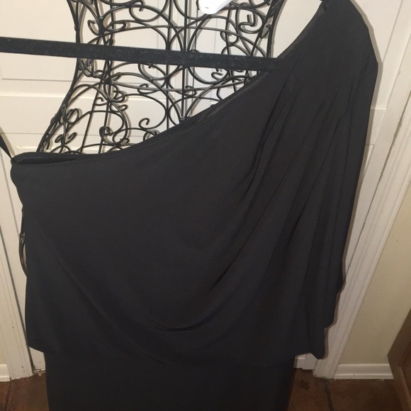 Jessica Simpson black dress - Picture 2 of 4